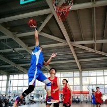 小学生篮球比赛防守训练的重要性（提升技巧和意识，培养团队合作精神）